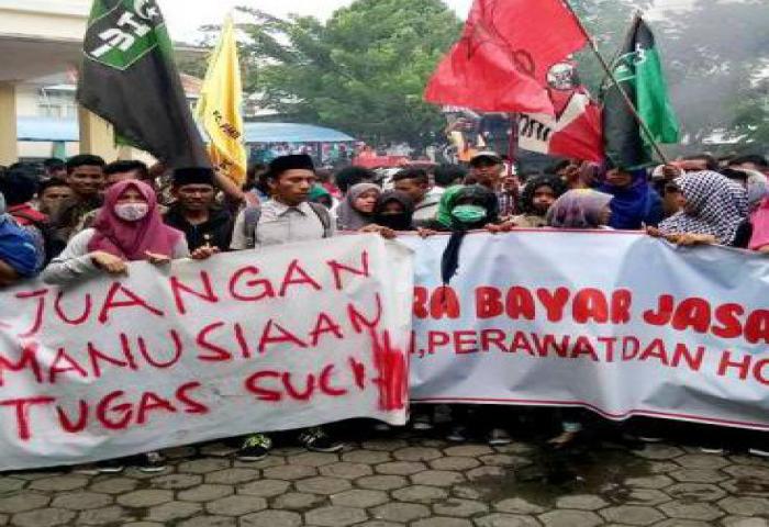 Gubernur Ternate Didesak Copot Dirut RSUD Chasan Boesoerie